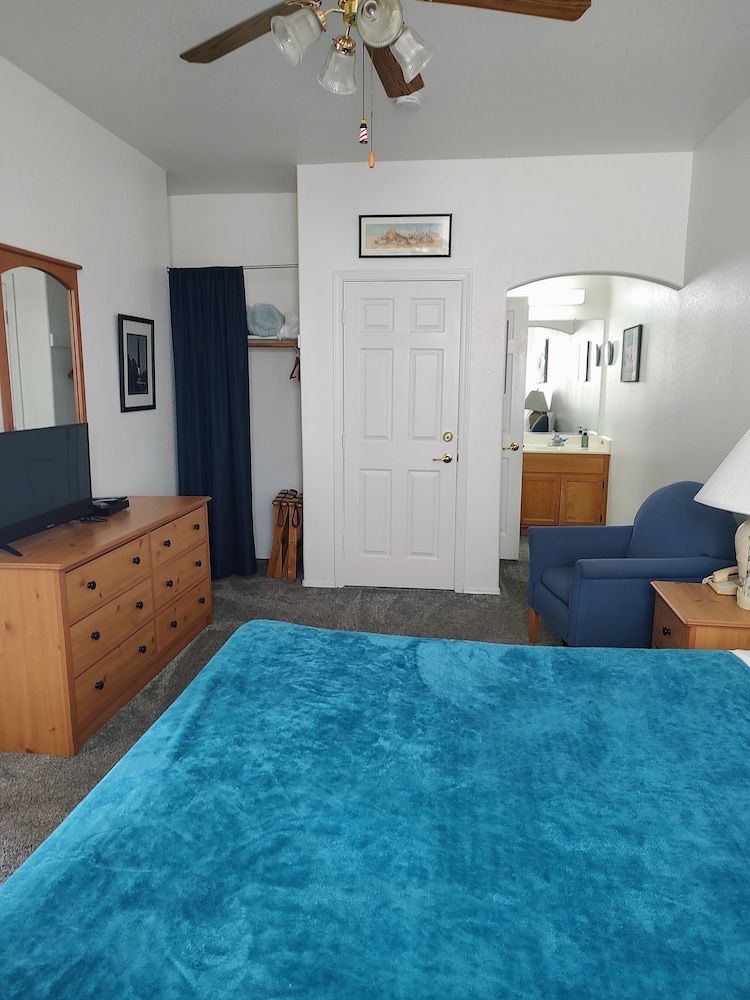 Pacific Plaza Hotel - photo 33