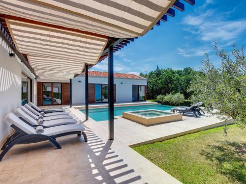 Villa Luna Bianca by Interhome — 4-Star Luxury Hotel in Sveti Petar U Sumi, Croatia