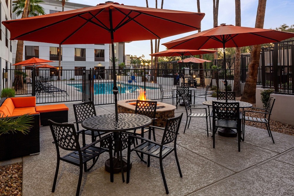 Hampton Inn Phoenix Biltmore - photo 36