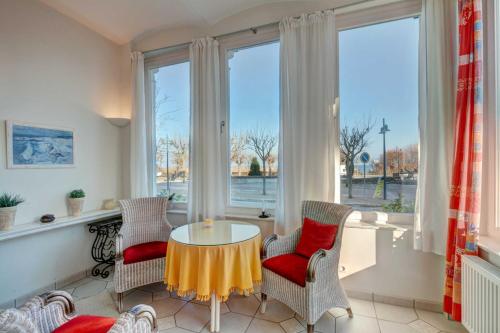 Fewo Meerblick 01 — 4-Star Luxury Hotel in Ahlbeck, Germany