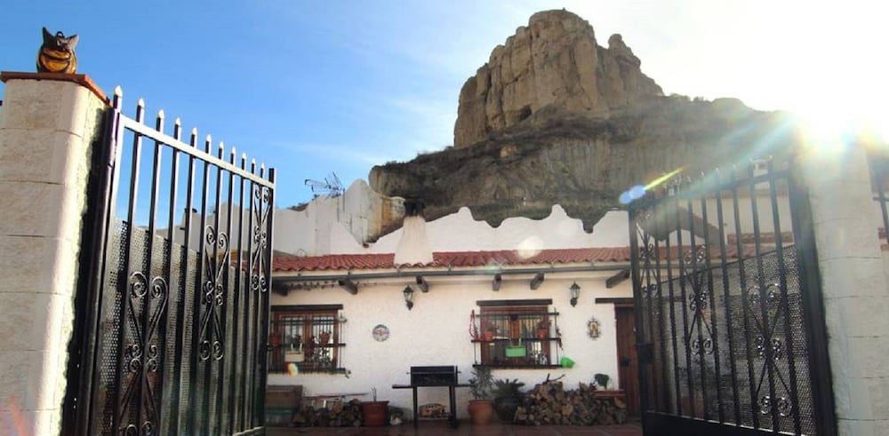 Cuevaalegria - carbon neutral hotel in Guadix