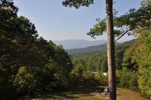 Bruins Den — Bryson City — photo 5