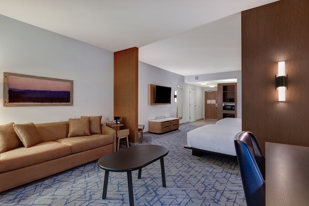 Fairfield Inn & Suites By Marriott Minneapolis Downtown - photo 23