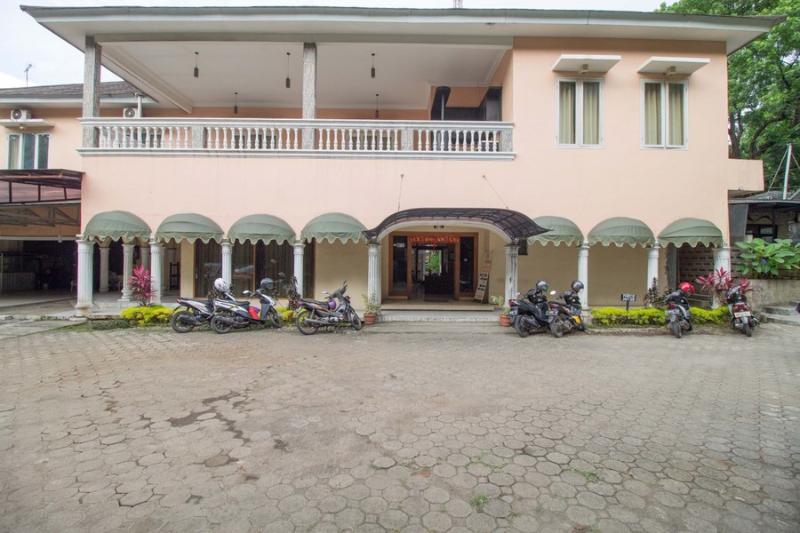 White Dream Suites - carbon neutral hotel in Iasi