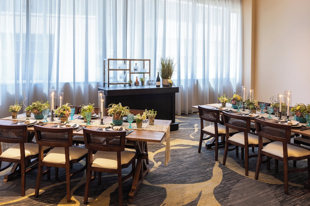 Kimpton Hotel Palomar Phoenix Cityscape by IHG - photo 152