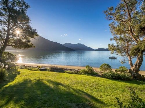 Sounds Magic Moetapu Bay Bach - last minute hotel in Unknown City