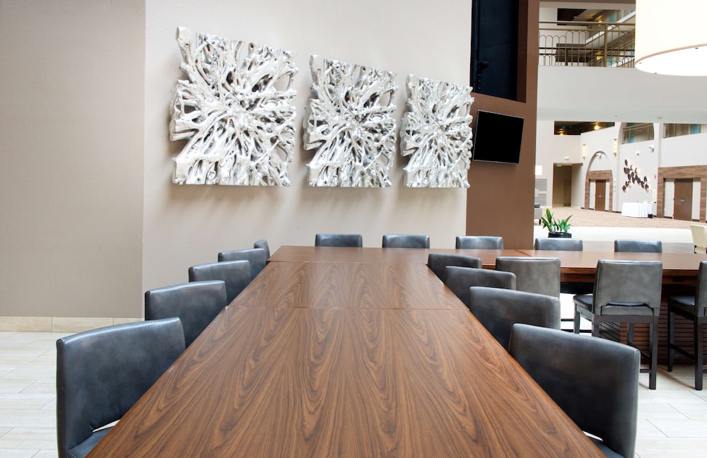 Embassy Suites by Hilton Seattle North Lynnwood - photo 4