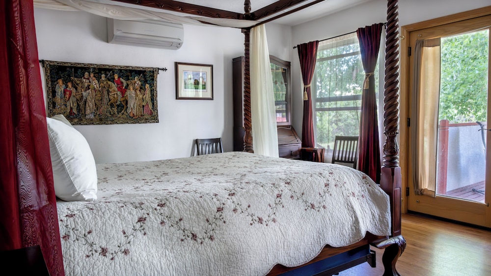 Red Horse Bed and Breakfast - photo 27