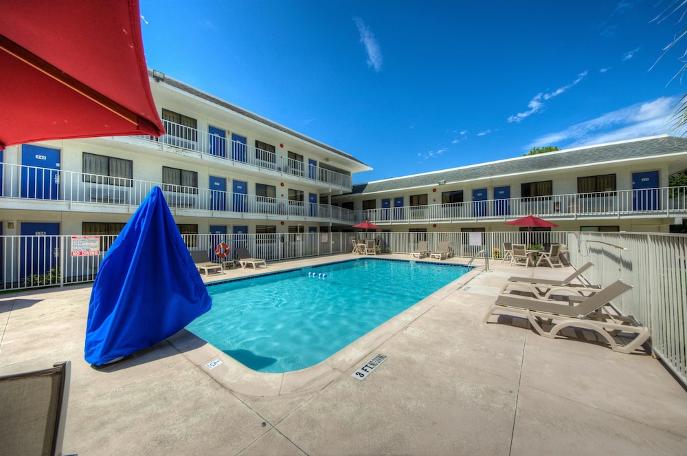 Motel 6 Bradenton FL in Bradenton, United States