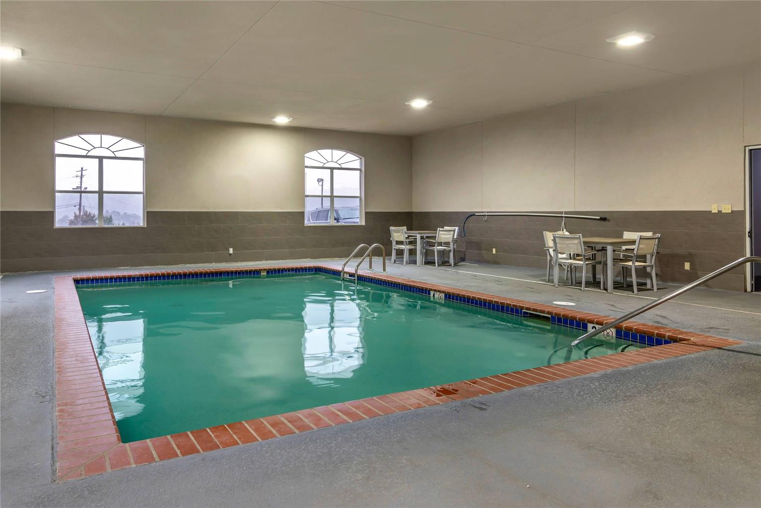 Comfort Inn & Suites Cartersville Emerson Lake Point - photo 26