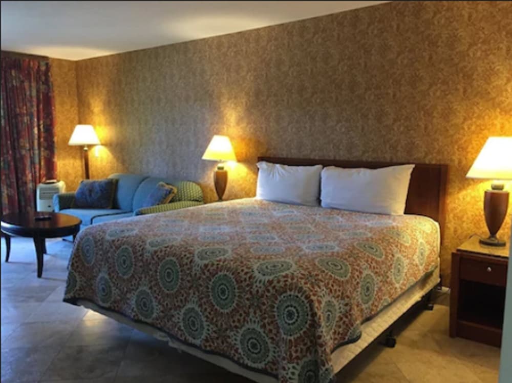Tuscany Hills Retreat - photo 15
