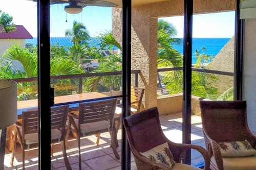 Downtown Kona Condo with Pool Access Walk to Beach — 4-Star Luxury Hotel in Kailua-Kona, United States
