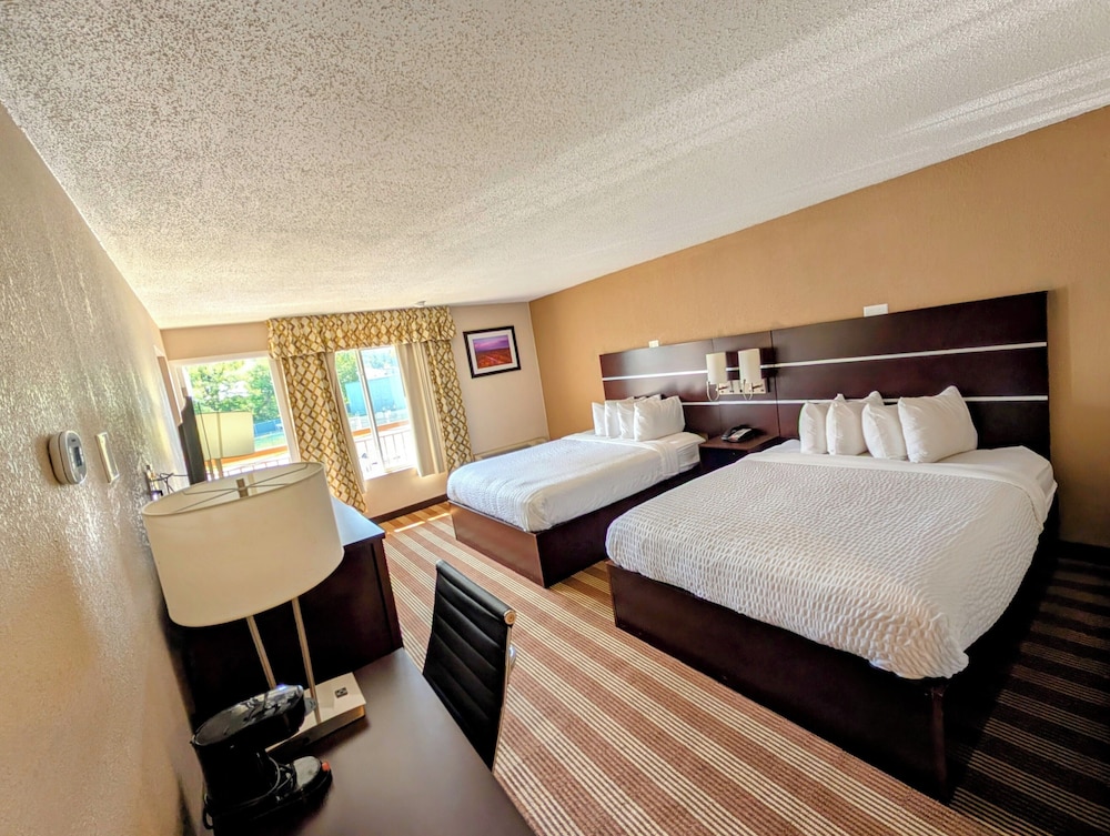 Pocono Inn & Banquet - photo 7