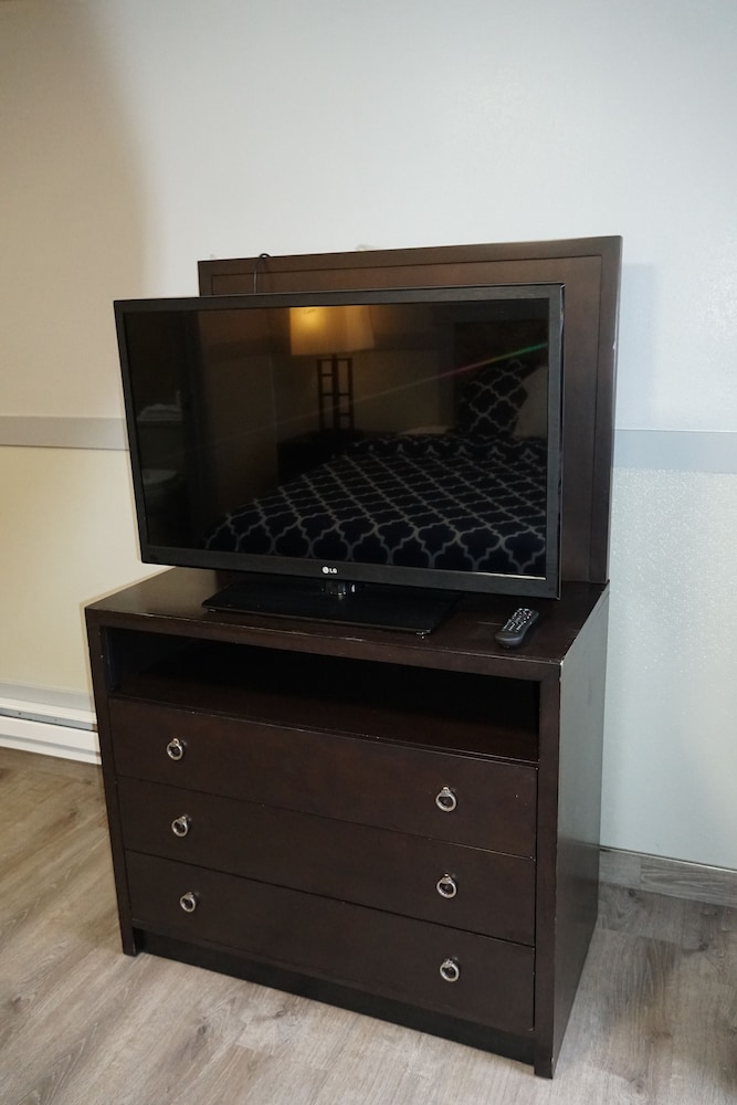 Emerald Motel - photo 6
