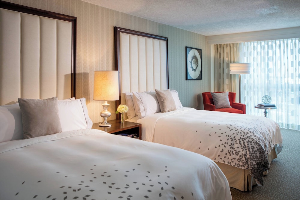 Renaissance Newark Airport Hotel - photo 8