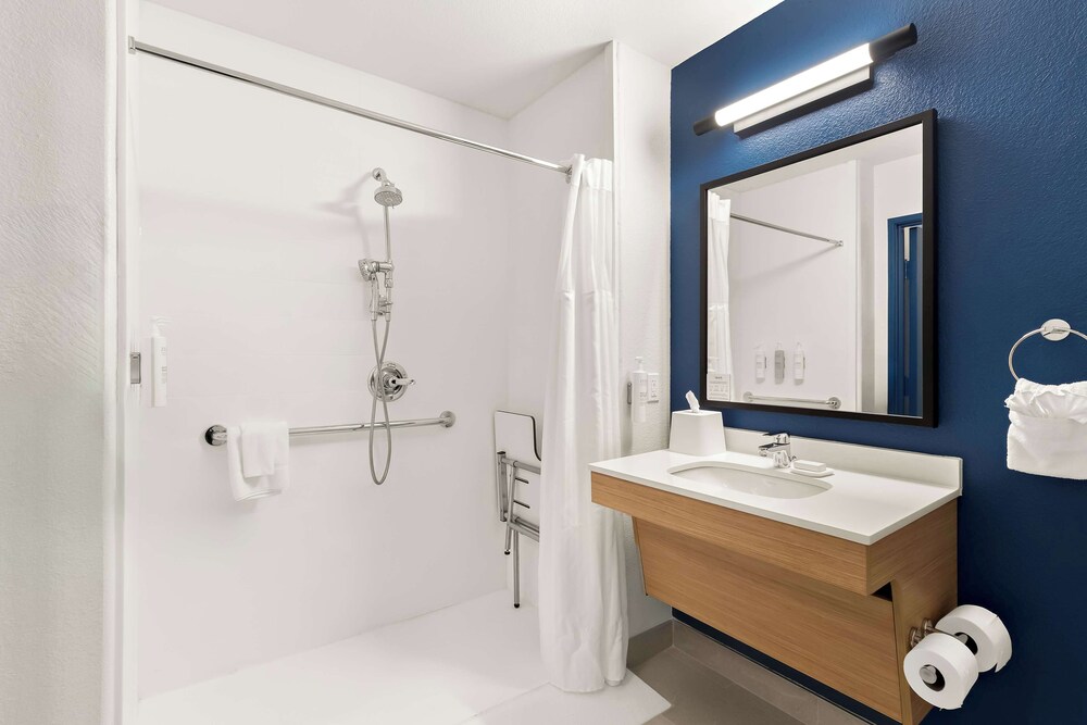 Spark by Hilton Missouri City - photo 33