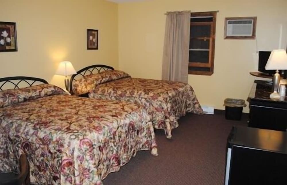 Fran Cove Motel - photo 17