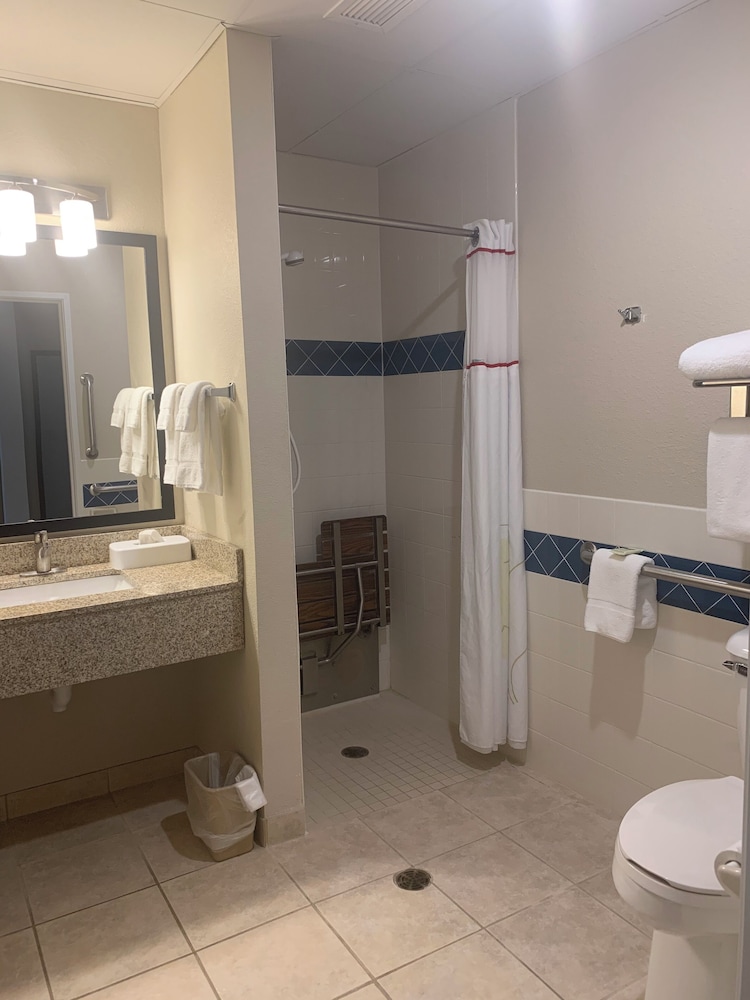 Cobblestone Suites Oshkosh - photo 34
