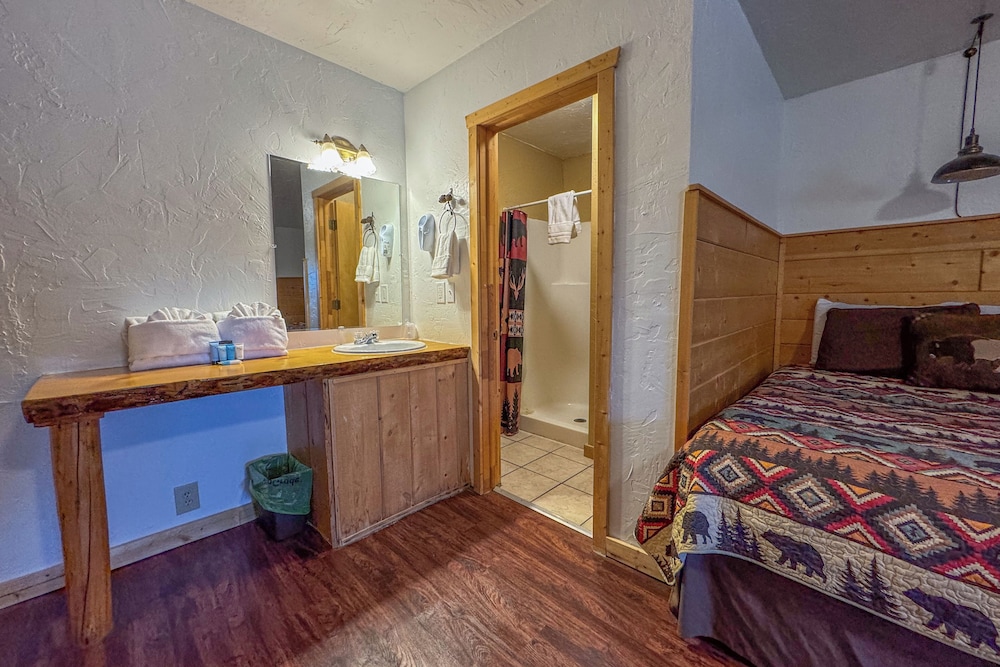 Chinook Winds Motel - photo 134