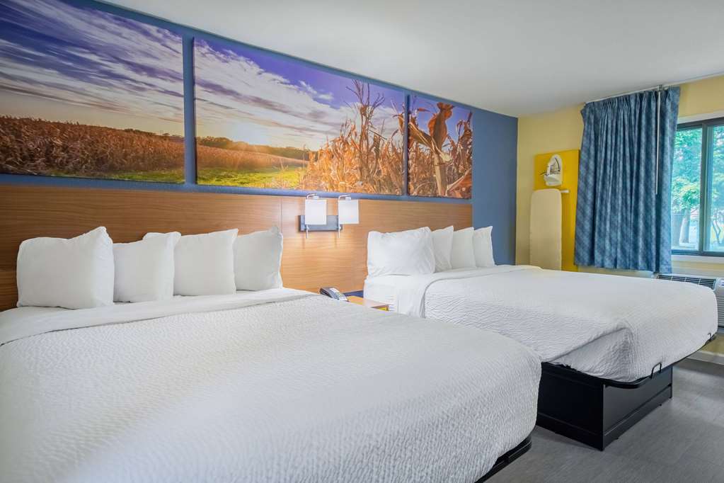 Days Inn & Suites by Wyndham Waterloo - photo 26