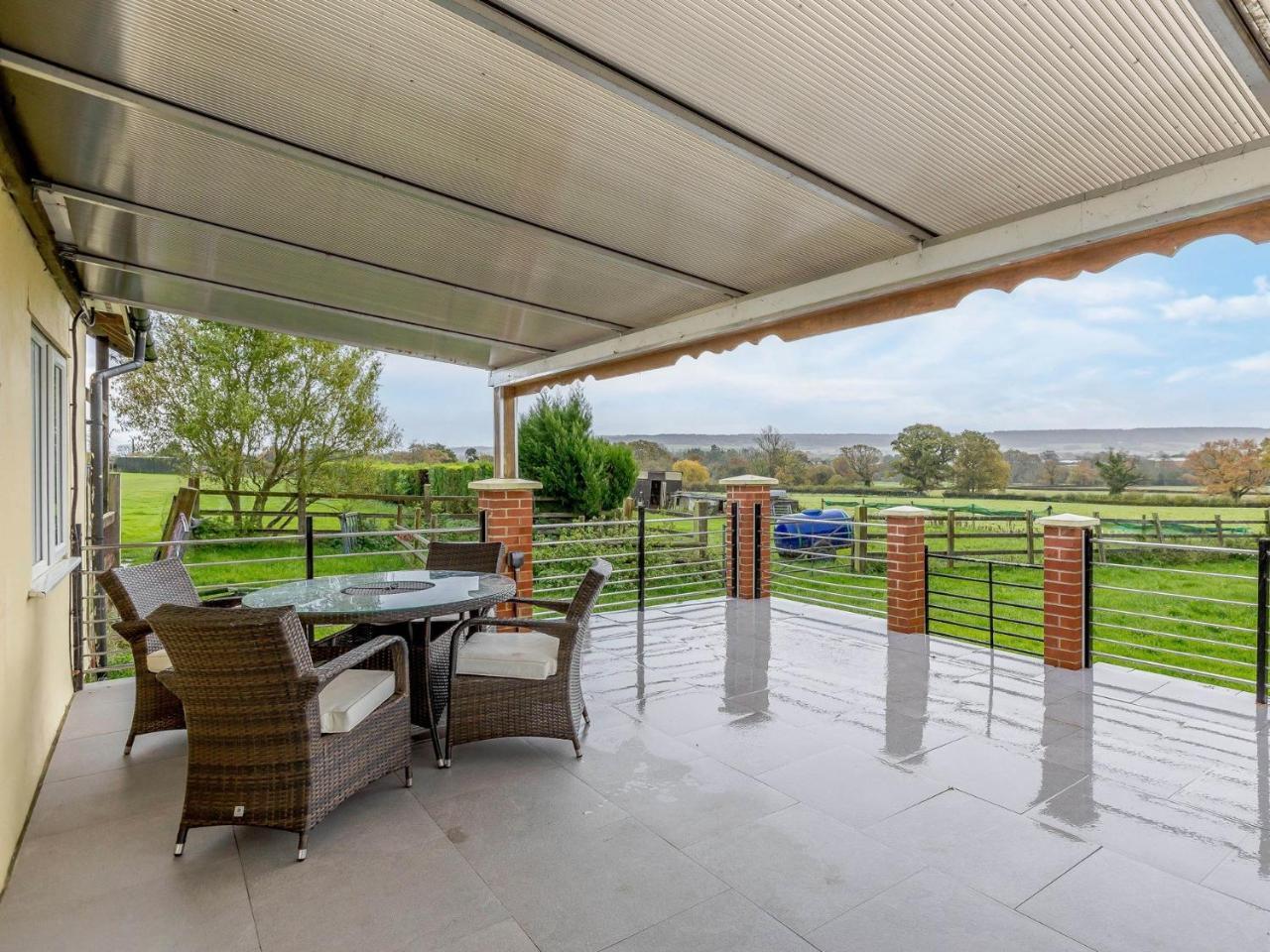 2 Bed In Sidmouth Lambs in Ottery St Mary, United Kingdom