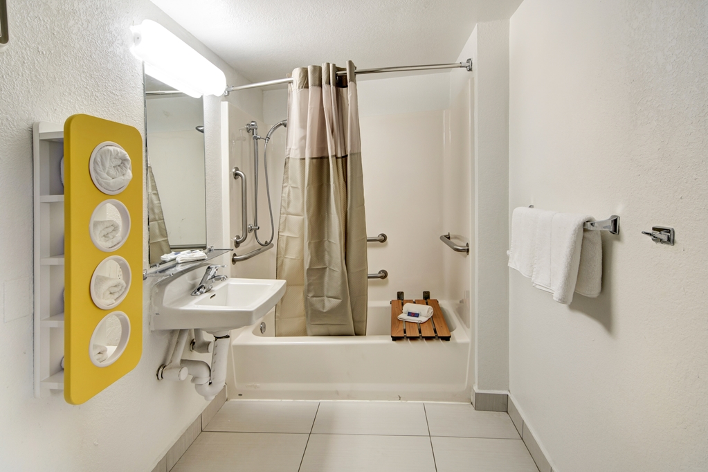 Motel 6 Dallas TX Forest Lane - photo 18