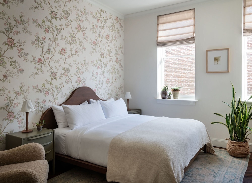 The Pinch Hotel - photo 13