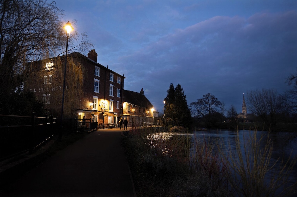 The Old Mill Hotel — hotel in Salisbury