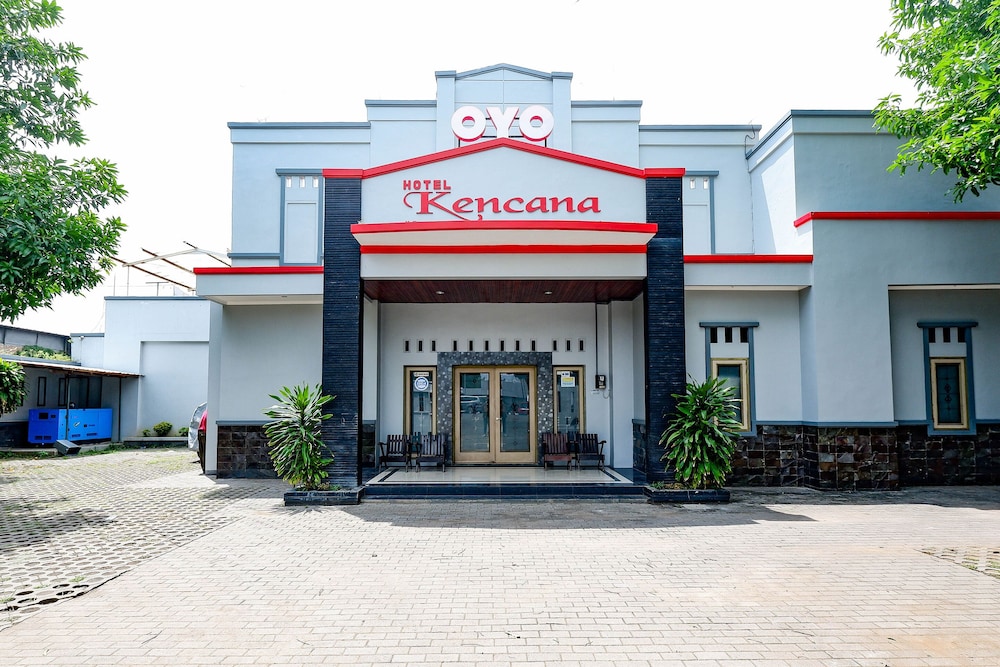 Super OYO 2436 Hotel Kencana in Tegal, Indonesia