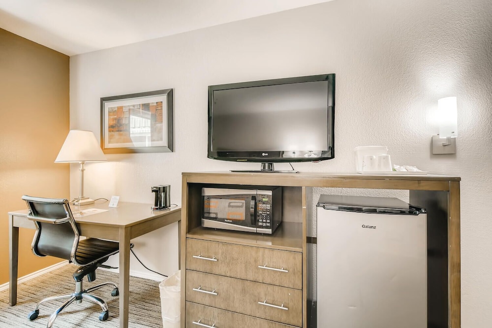 Orangewood Inn & Suites Midtown - photo 11