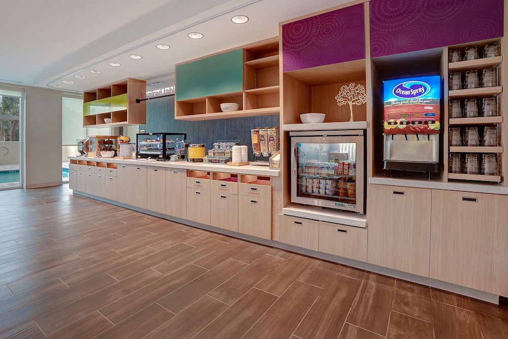 Home2 Suites by Hilton Lakewood Ranch - photo 32