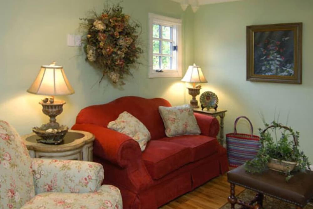 Hillwinds Inn - photo 19
