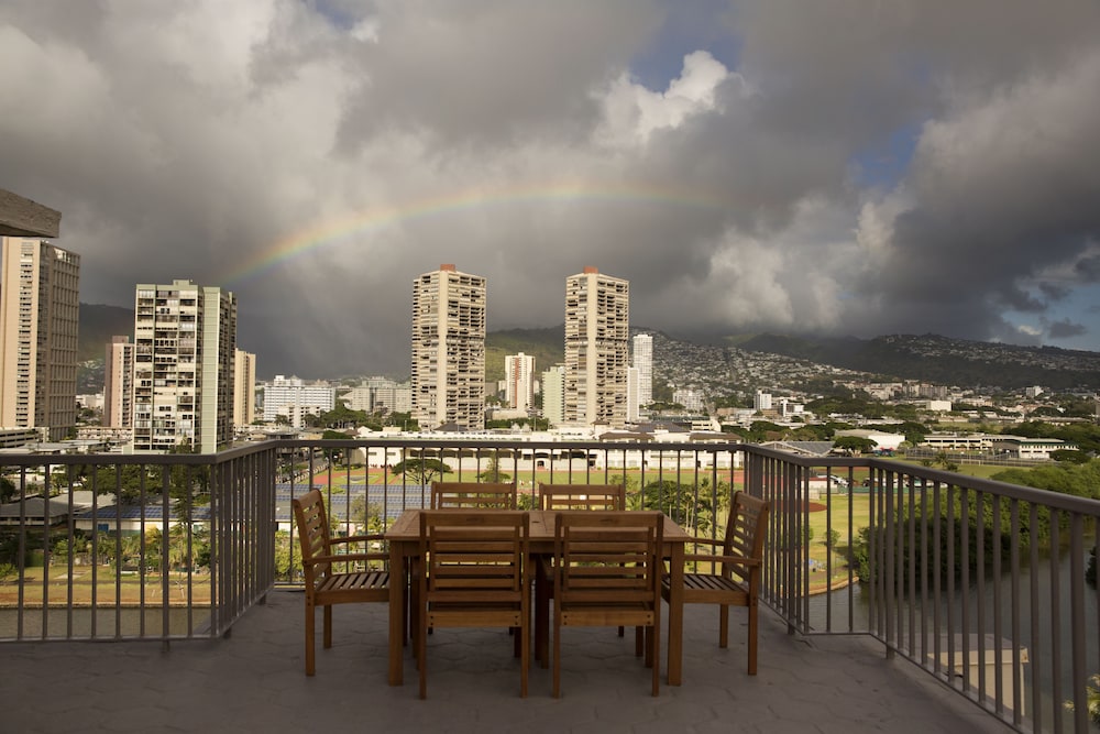 Coconut Waikiki Hotel - photo 35