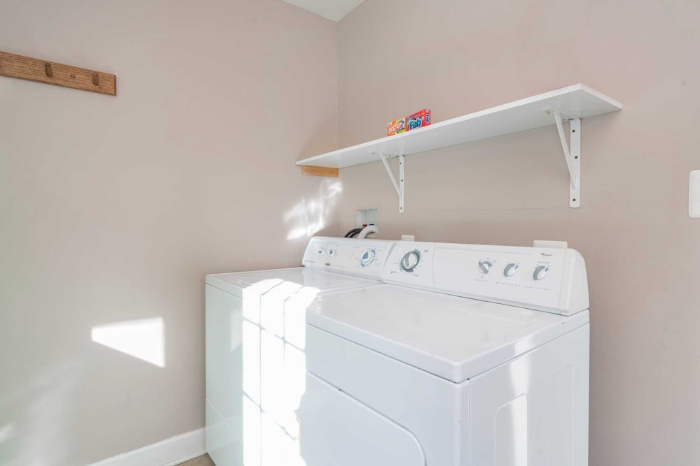 Bachman Village 14 by Avantstay Close To Town & The Slopes w Hot Tub Permit#12038 - photo 19