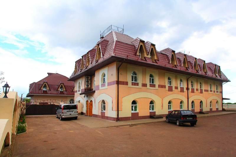 Miloslavsky - carbon neutral hotel in Suponevo