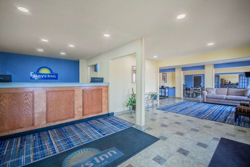 Days Inn & Suites by Wyndham Waterloo - photo 5