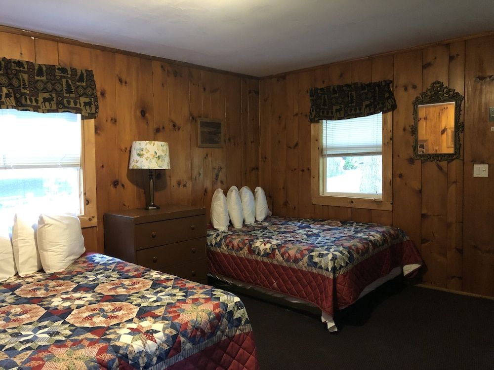The Lake George Bear's Den - photo 16