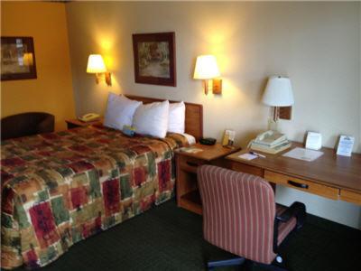 Days Inn by Wyndham Bryan College Station - photo 5