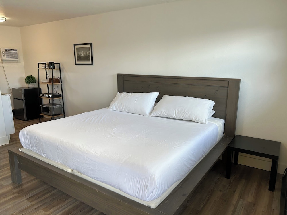Powell JET Motor Inn - photo 10