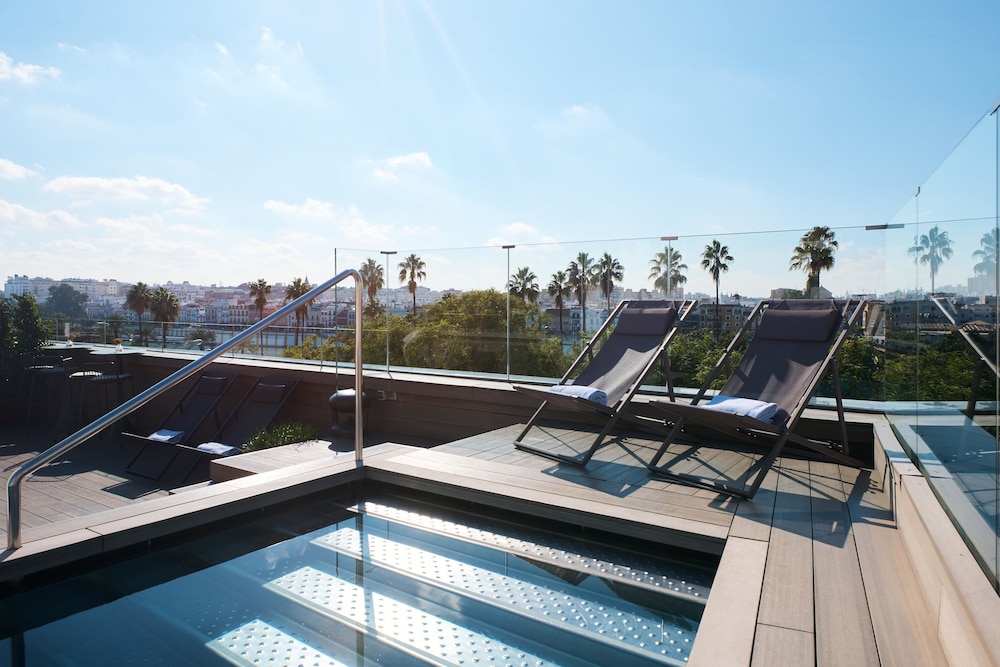 Hotel Kivir — 4-Star Luxury Hotel in Sevilla, Spain