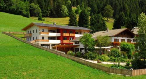 Garni Sunnseit'n - last minute hotel in Dobbiaco