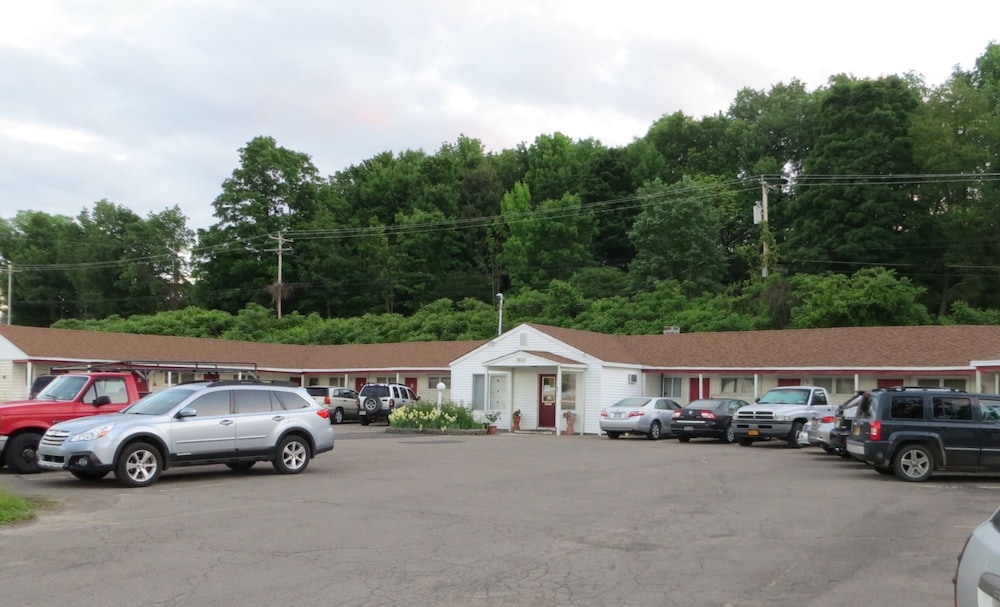 Cortland Motel — hotel in Cortland