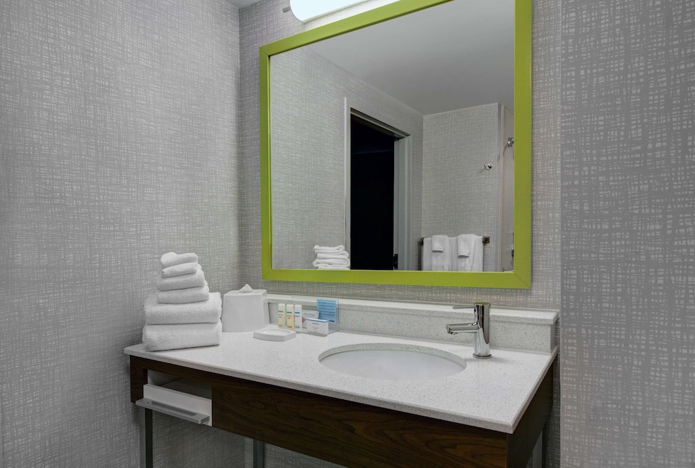 Hampton Inn & Suites Syracuse Dewitt - photo 36