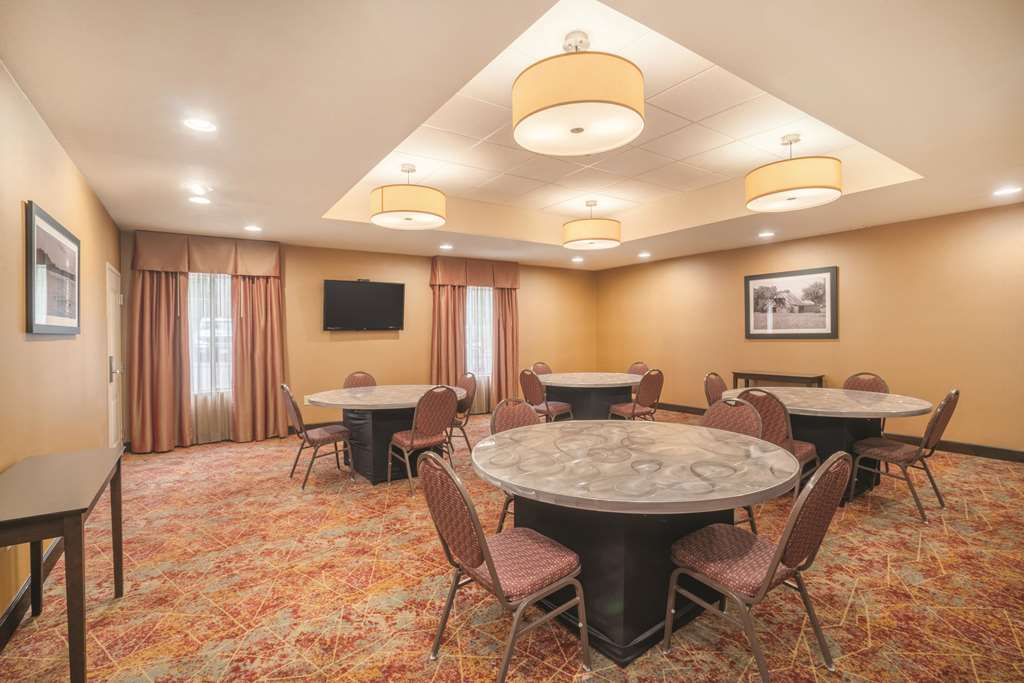 La Quinta Inn & Suites by Wyndham Smyrna TN Nashville - photo 26
