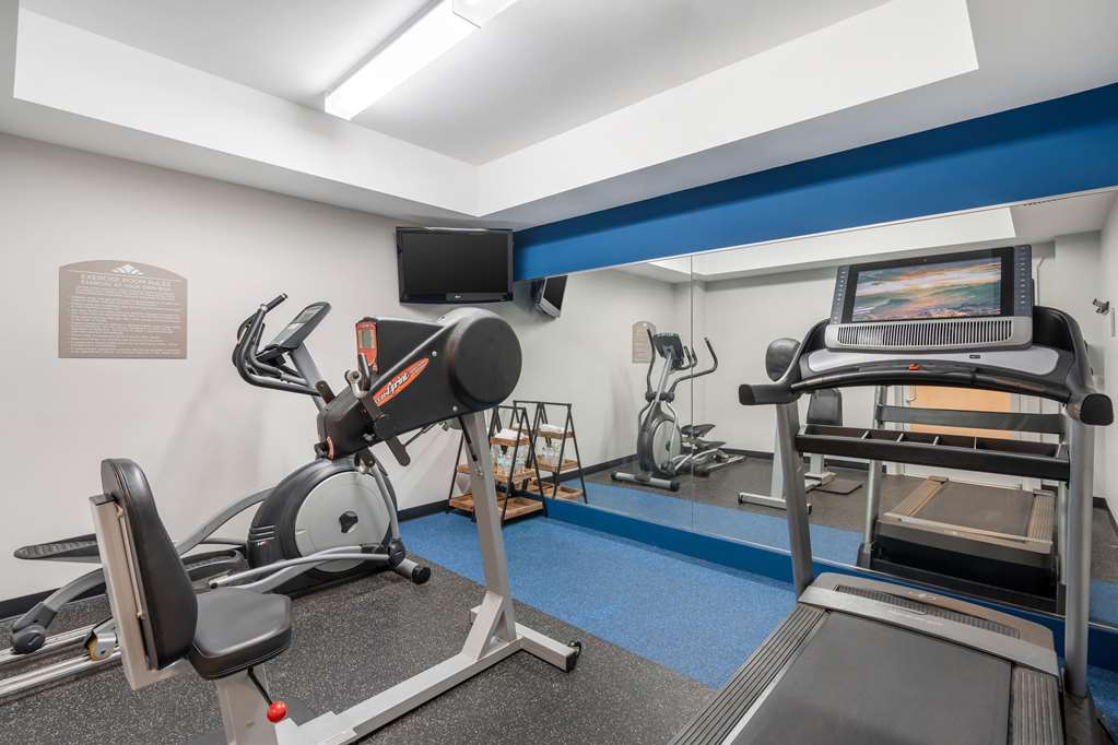 Microtel Inn & Suites by Wyndham Brooksville - photo 17
