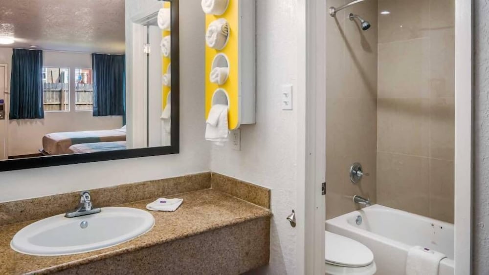 Motel 6 Houston TX North Bammel - photo 10