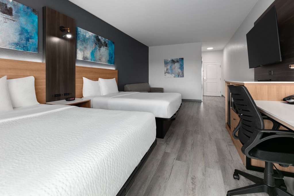 La Quinta Inn & Suites by Wyndham Ft. Worth Burleson - photo 12