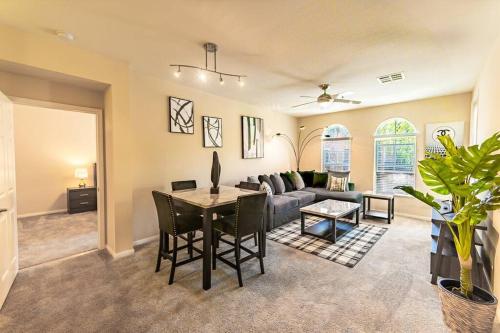 Lovely 2BR 2BA 5MIN to Disney Angelstadium HondaCenter. — 4-Star Luxury Hotel in Anaheim, United States