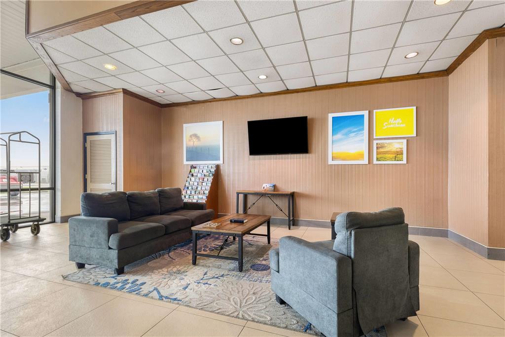 Days Inn by Wyndham Madisonville - photo 10