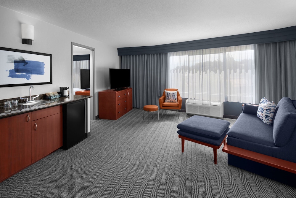 Courtyard by Marriott San Diego Rancho Bernardo - photo 18